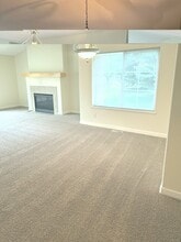 1729 Emerald Trl SE in Willmar, MN - Foto de edificio - Building Photo