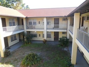 Felicia Villa Apartments in Tampa, FL - Building Photo - Building Photo