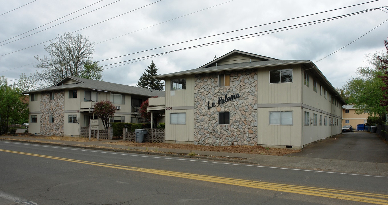 La Paloma Apartments in Corvallis, OR - Building Photo