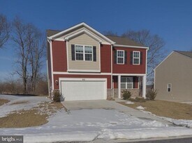 411 Gatehouse Pl in Charles Town, WV - Building Photo
