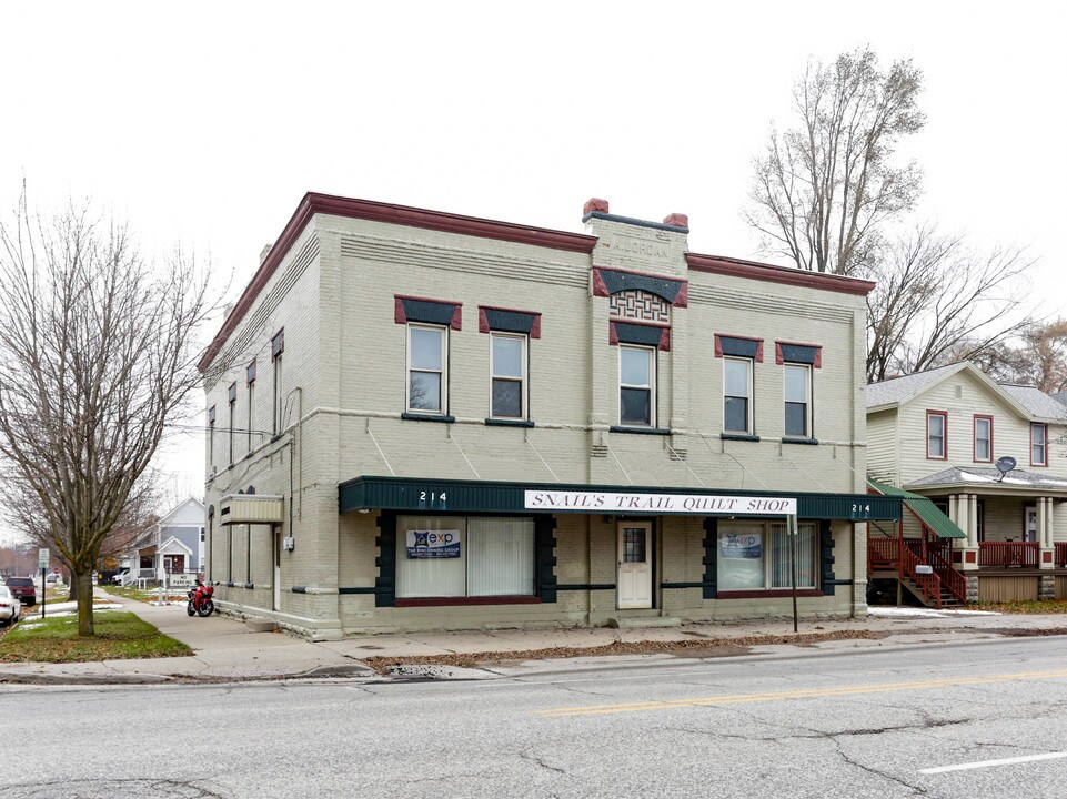 214 S Henry St in Bay City, MI - Foto de edificio