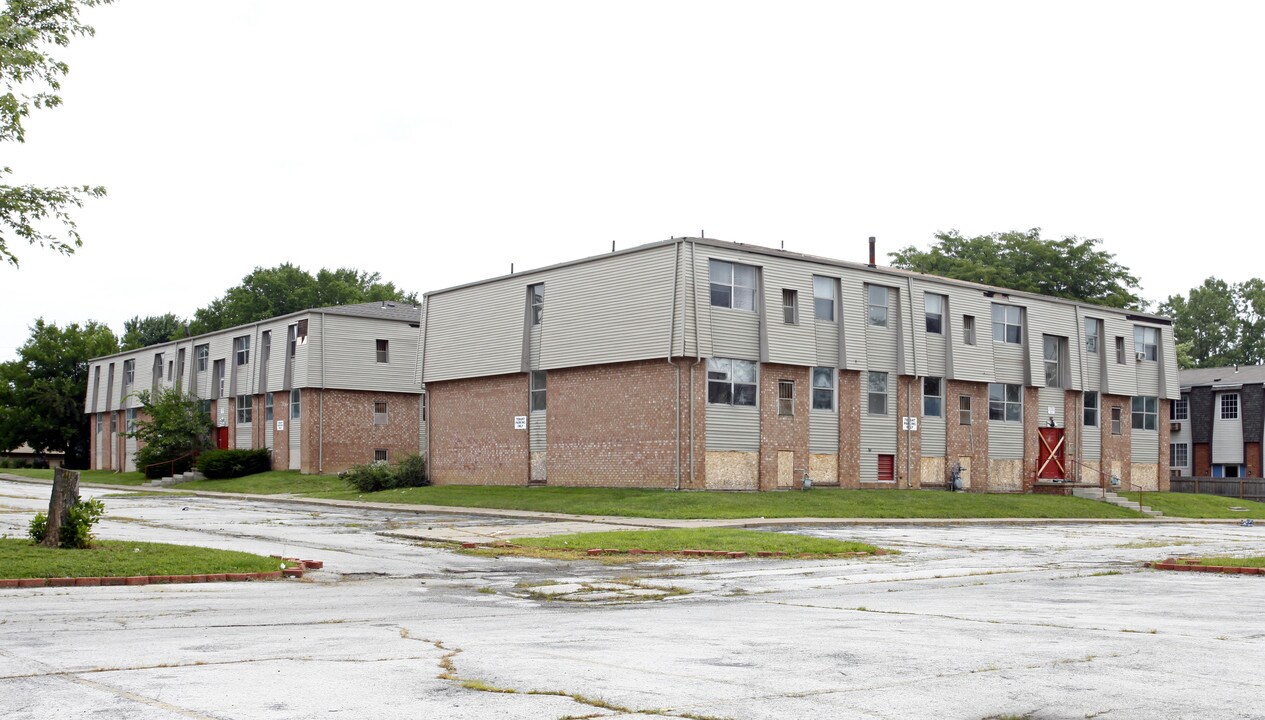 Suder Point in Toledo, OH - Building Photo