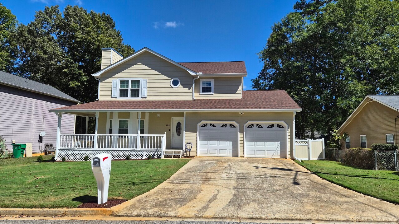 490 Julius Dr in Stone Mountain, GA - Foto de edificio