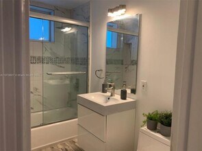 75 S Shore Dr in Miami Beach, FL - Building Photo - Building Photo