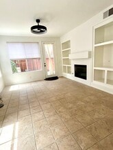 2503 Villamonte Ct in Camarillo, CA - Building Photo - Building Photo