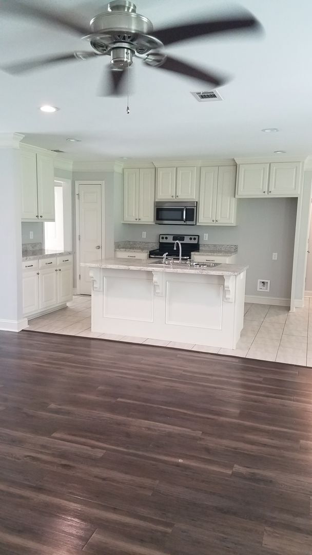 170 White Oak Drive in Leesburg, GA - Building Photo - Building Photo