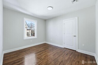 46 Eppirt St in East Orange, NJ - Foto de edificio - Building Photo