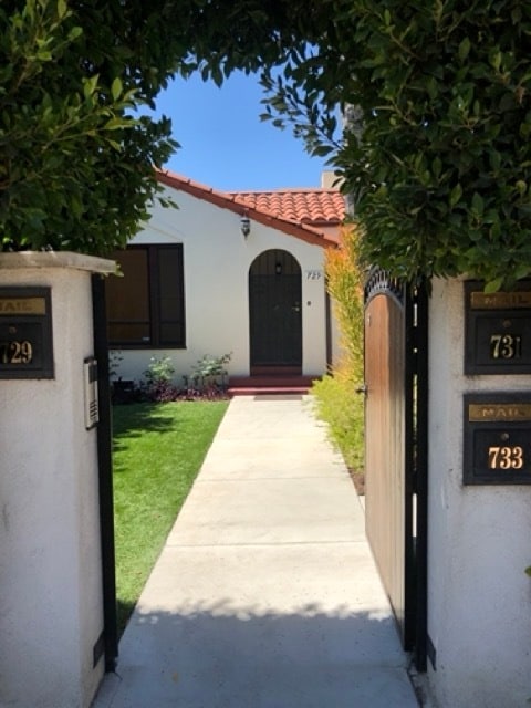 729 N Harper Ave in Los Angeles, CA - Building Photo - Building Photo