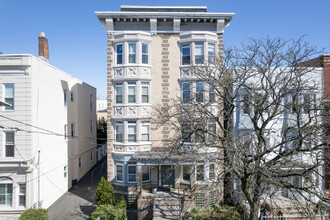 310 Palisade Ave in Jersey City, NJ - Building Photo - Building Photo