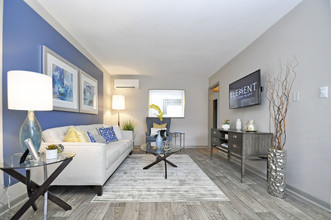 Element at Cedar Bluff in Knoxville, TN - Building Photo - Building Photo
