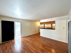 3304 Tom Green St, Unit #B in Austin, TX - Building Photo - Building Photo