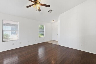 15033 W Ventura St in Surprise, AZ - Building Photo - Building Photo