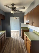 4015 N Laramie St in Peoria, IL - Building Photo