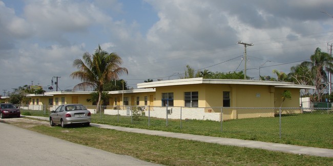 26800 SW 145th Avenue Rd in Homestead, FL - Foto de edificio - Building Photo