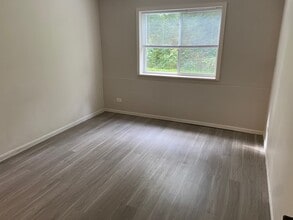 620 E Liberty St, Unit 204 in Wauconda, IL - Building Photo - Building Photo