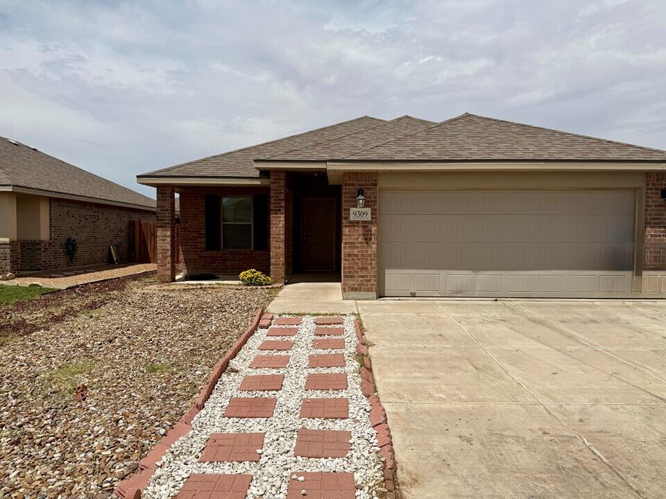 9209 Sagebrush Ave in Odessa, TX - Building Photo