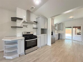 2609 W Rochelle Rd in Irving, TX - Building Photo - Building Photo