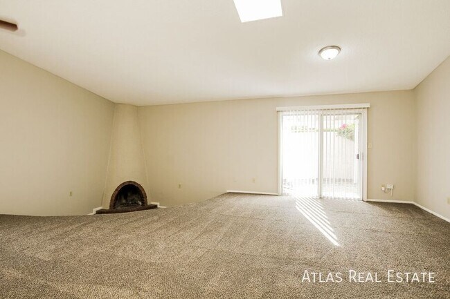 4035 W Harmont Dr in Phoenix, AZ - Building Photo - Building Photo