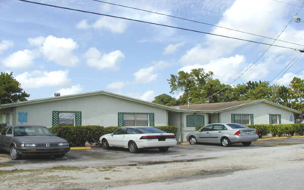 5741 Fletcher St in Hollywood, FL - Building Photo