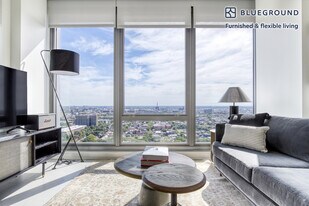 1035 W Van Buren St in Chicago, IL - Building Photo