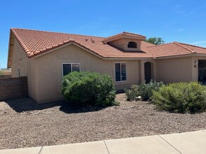 2550 S Perillo Dr in Tucson, AZ - Building Photo - Building Photo