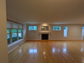915 South St in Deforest, WI - Building Photo - Building Photo