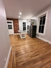 1234 S 1st St, Unit #2 in Louisville, KY - Foto de edificio - Building Photo