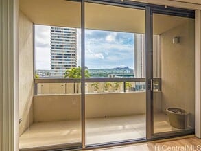 2499 Kapiolani Blvd in Honolulu, HI - Foto de edificio - Building Photo