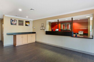 Furnished Studio-Hartford - Farmington in Farmington, CT - Building Photo - Building Photo