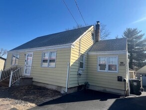 1424 Saint Georges Ave in Avenel, NJ - Building Photo - Building Photo