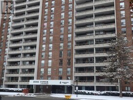 4 Kings Cross Rd in Brampton, ON - Building Photo