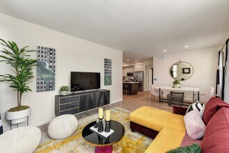 Morgan Ranch Apartments in Morgan Hill, CA - Foto de edificio - Building Photo