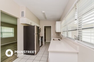 6114 Oakcrest Cir in Orlando, FL - Building Photo - Building Photo
