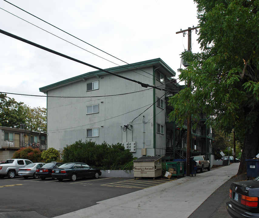 Aldersgate Apartments in Eugene, OR - Building Photo