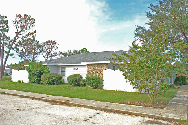 1555 Green Briar Pky in Gulf Breeze, FL - Building Photo - Building Photo