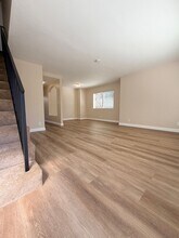 300 Green Moor Pl in Thousand Oaks, CA - Building Photo - Building Photo