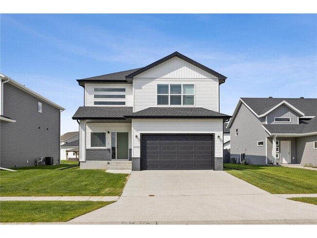 property at 5476 Lori Ln W