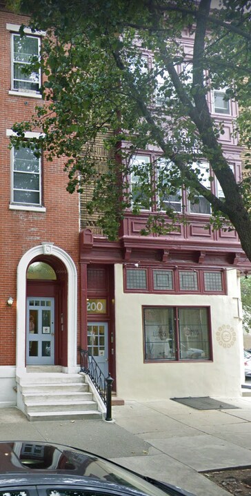 2001 Green St, Unit 3R in Philadelphia, PA - Building Photo