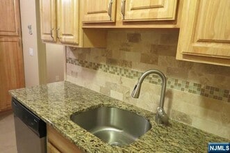 450 Island in Ramsey, NJ - Building Photo - Building Photo