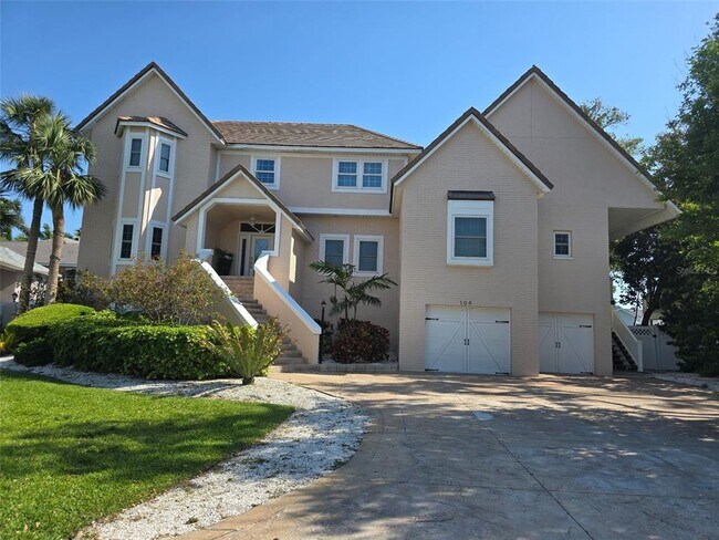 104 5th St E in St. Petersburg, FL - Building Photo - Building Photo