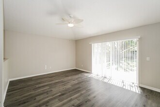 209 Chardonnay Pl in Valrico, FL - Building Photo - Building Photo