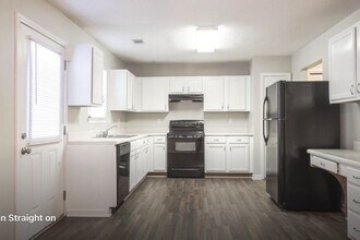 339 Dahlquist Dr in Crestview, FL - Building Photo - Building Photo