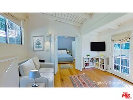 10211 Seabury Ln in Los Angeles, CA - Building Photo