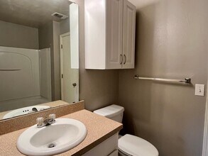 18713 Bebida Way in Edmond, OK - Building Photo - Building Photo