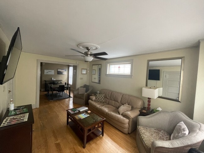 1019 E Land Pl, Unit 1019 E Land Pl