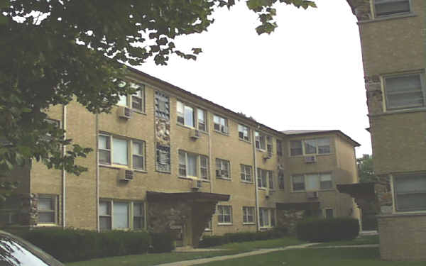 2425 N Neva Ave in Chicago, IL - Foto de edificio