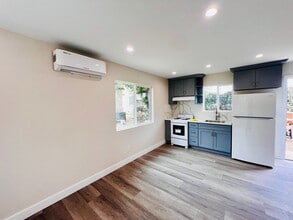 13612 Charlemagne Ave in Bellflower, CA - Building Photo - Building Photo