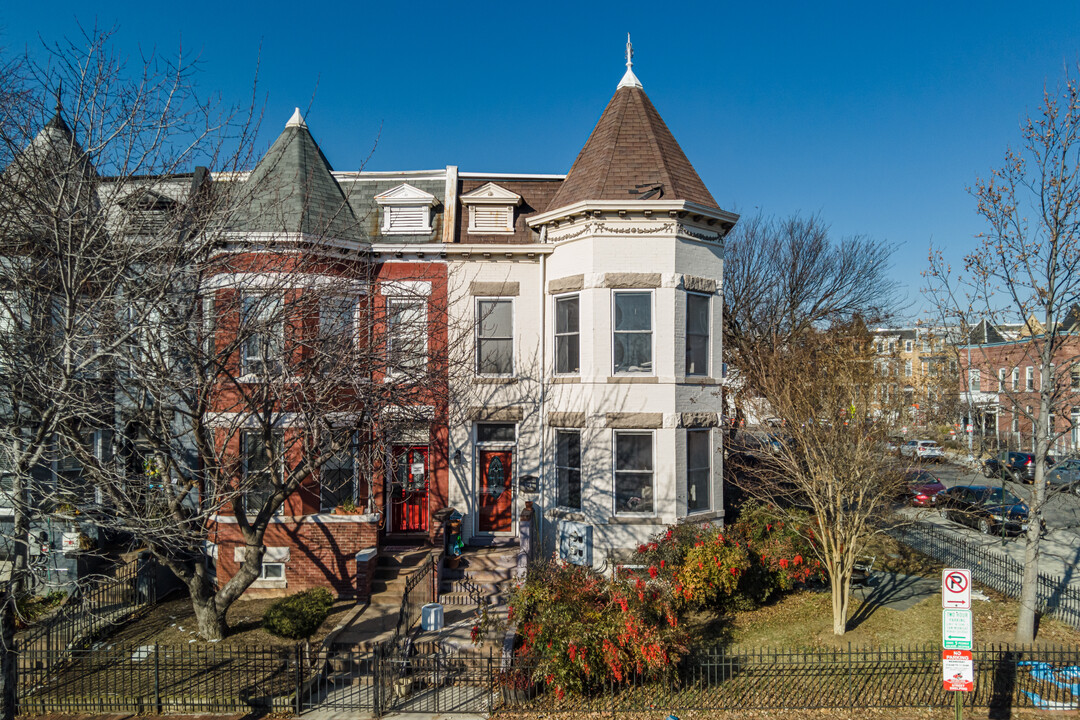 301 R St NW in Washington, DC - Building Photo