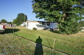 5626 Spainhour St in Climax, NC - Foto de edificio - Building Photo
