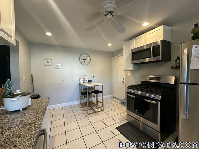 972 Saratoga St in Boston, MA - Building Photo - Building Photo